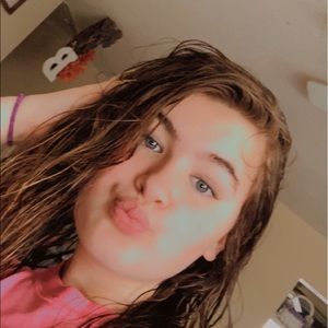 Meet your Posher, Makayla